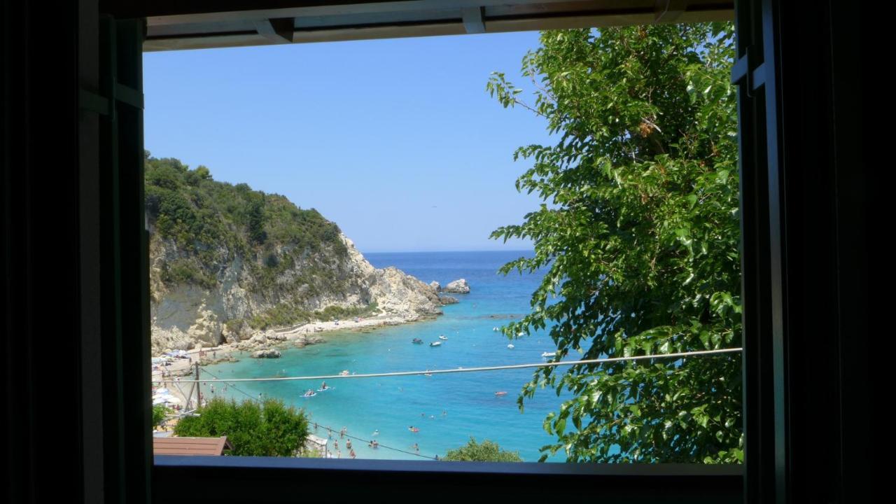 Caltabania Suites Ayios Nikitas Luaran gambar