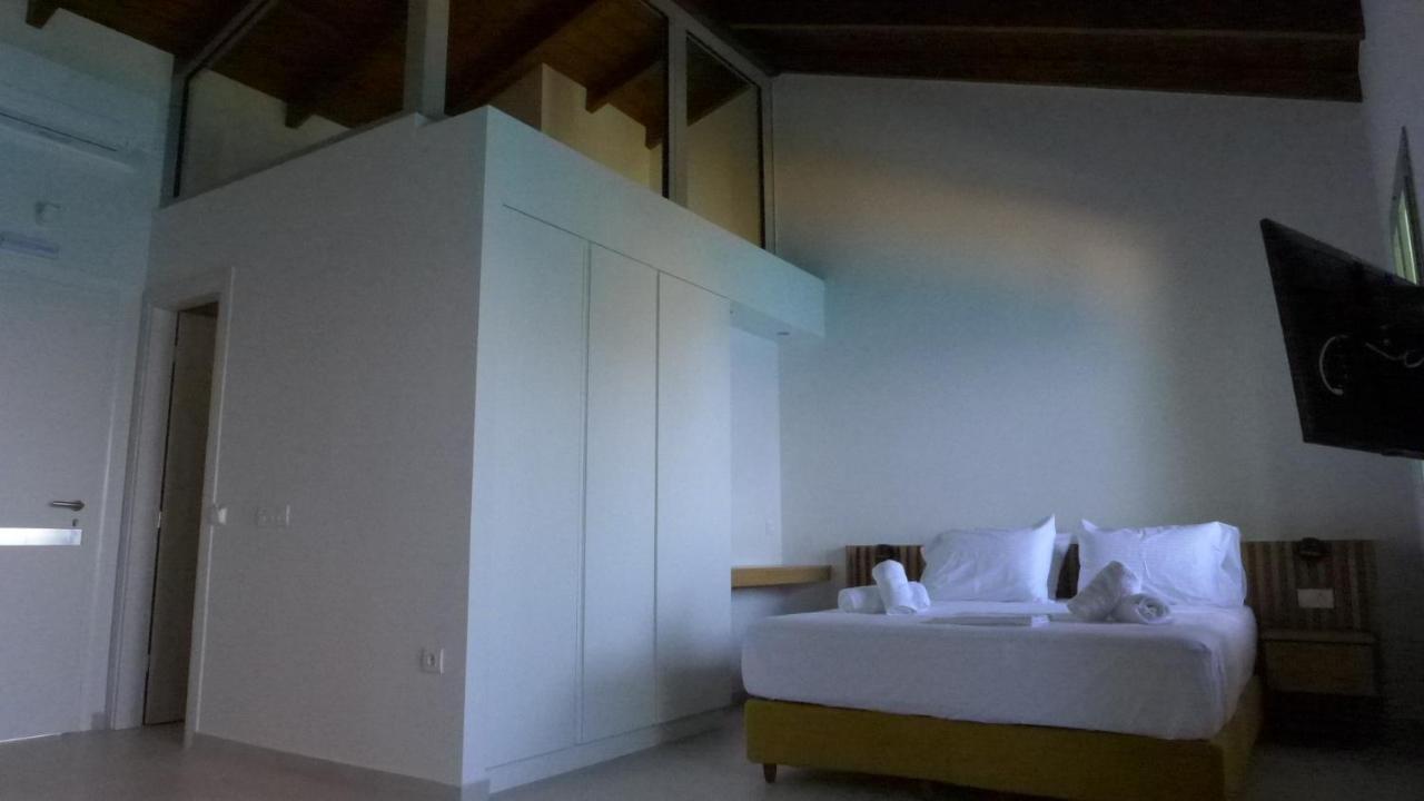 Caltabania Suites Ayios Nikitas Luaran gambar