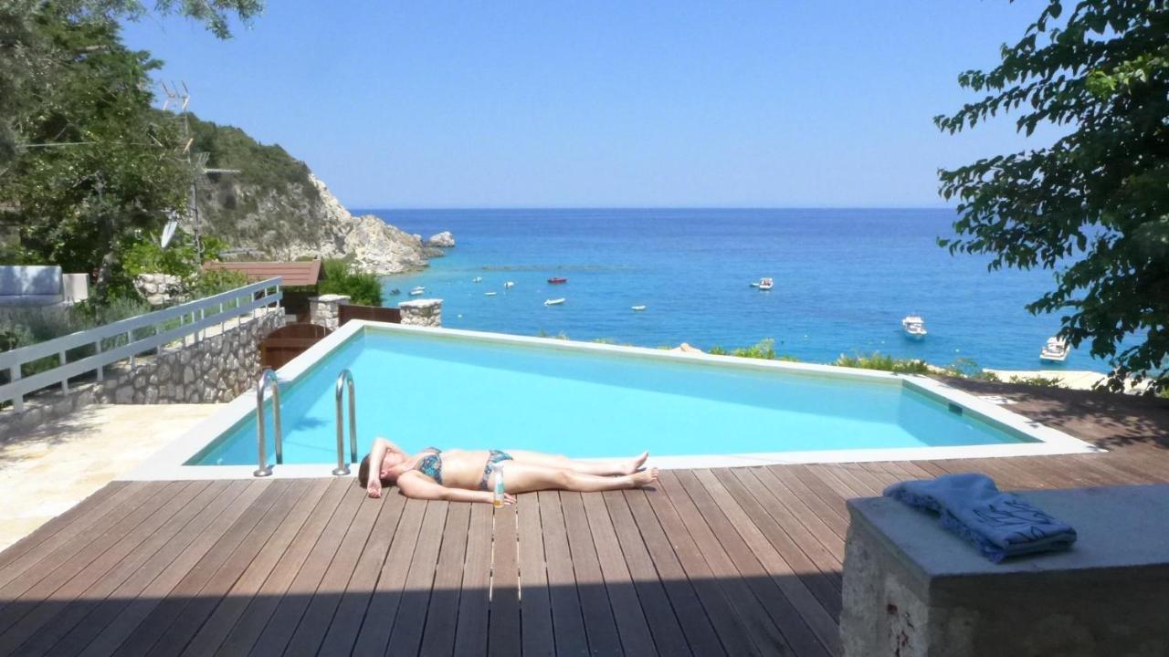 Caltabania Suites Ayios Nikitas Luaran gambar