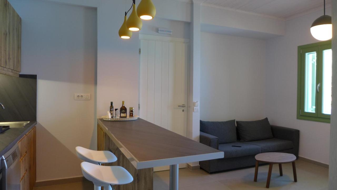 Caltabania Suites Ayios Nikitas Luaran gambar
