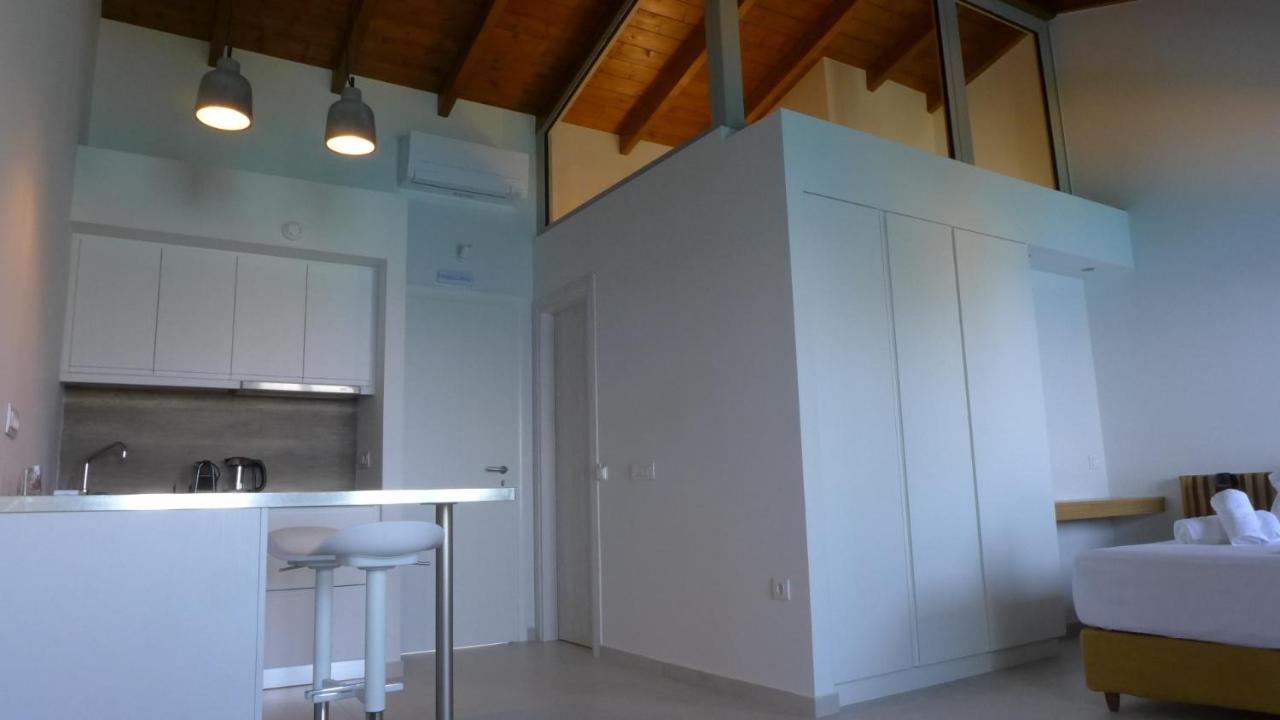 Caltabania Suites Ayios Nikitas Luaran gambar